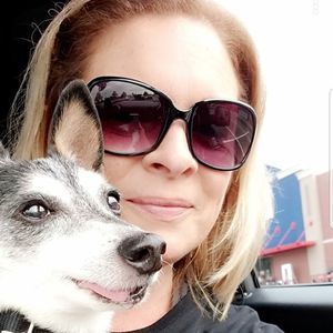 Meet your Posher, Deena